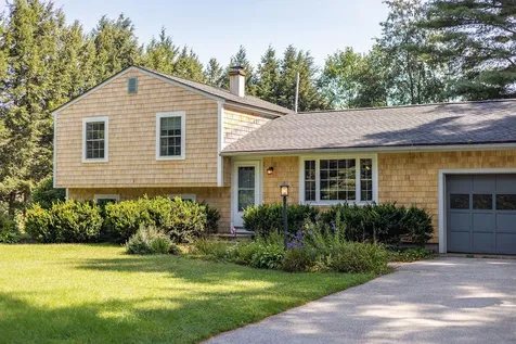 303 Pinewood Drive Hopkinton NH 03229