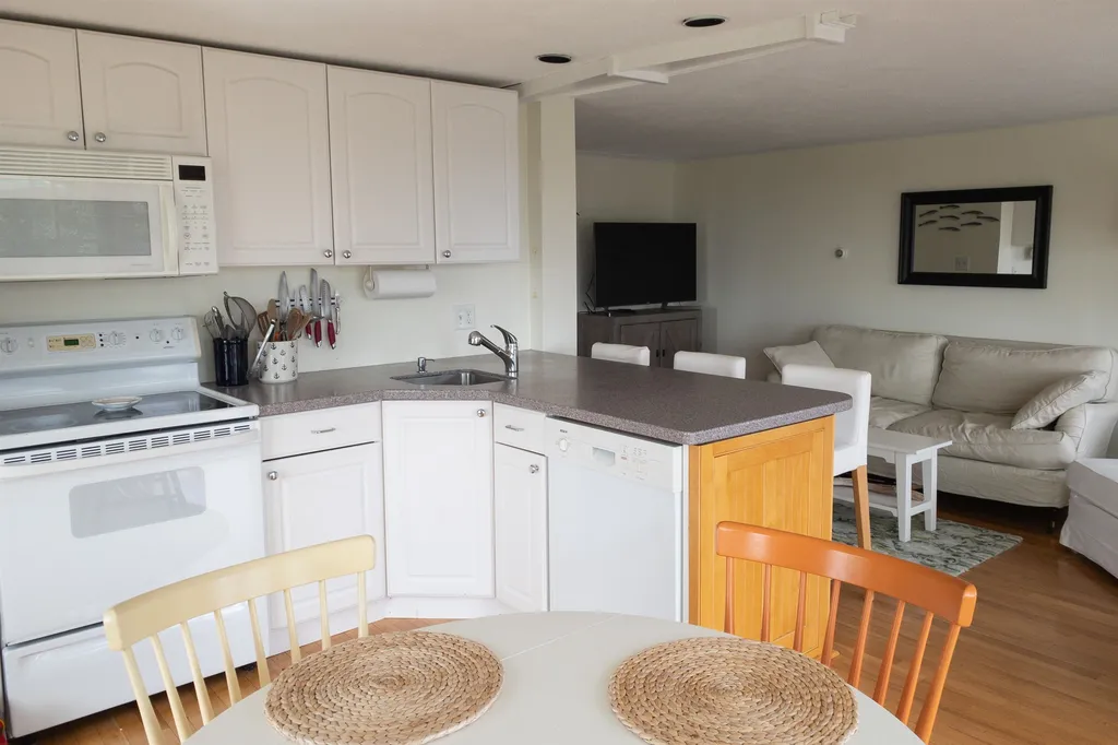 42 Washington Road Rye NH 03870