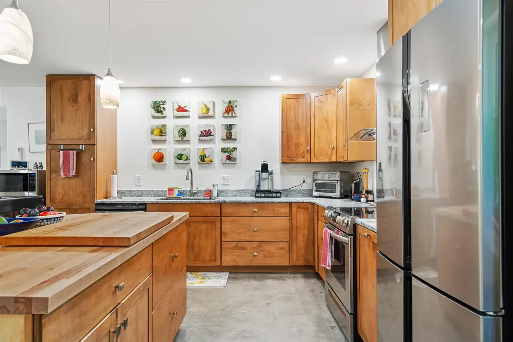 36 Cove Road Canaan NH 03741