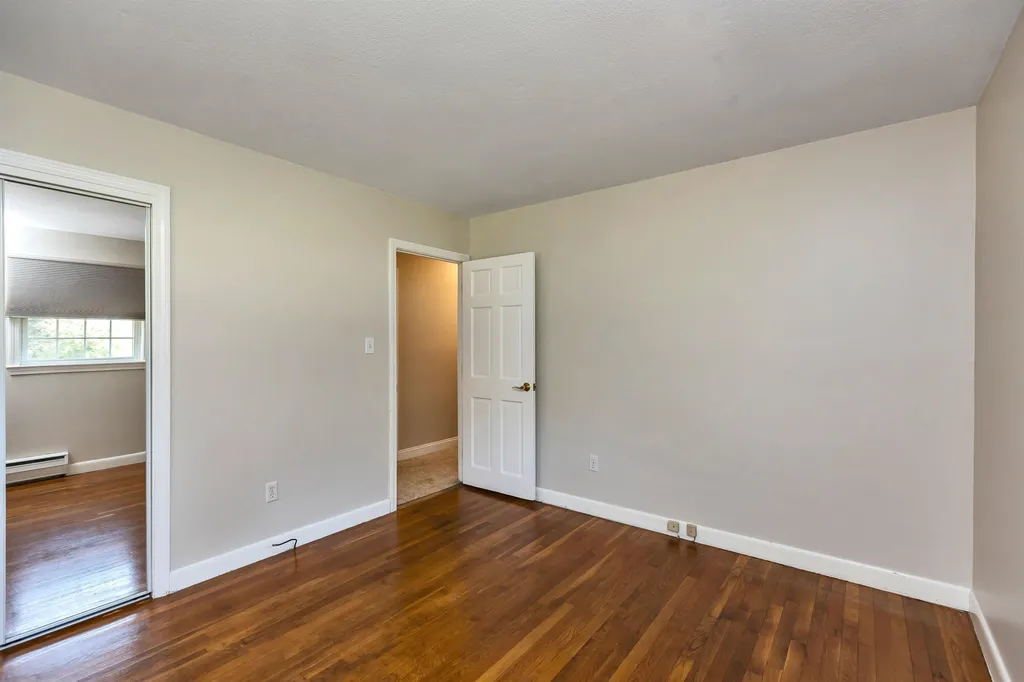 2 Miltimore Road Derry NH 03038
