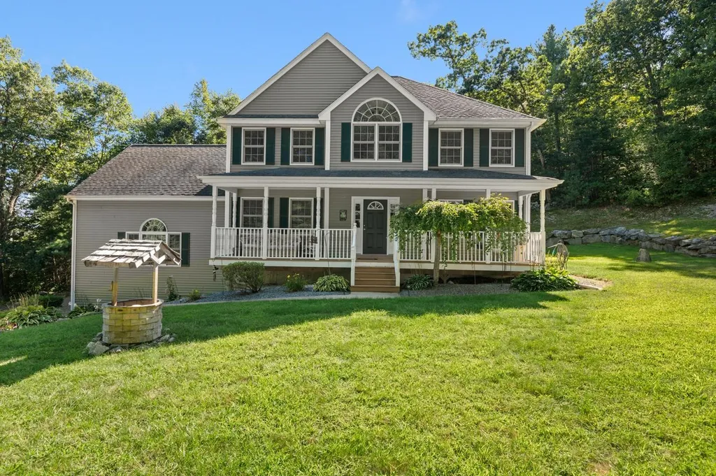 136 Wyndridge Circle Pelham NH 03076