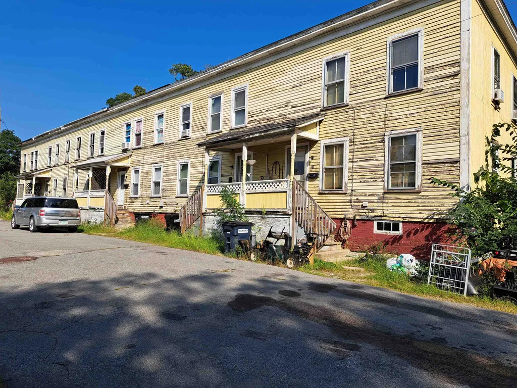 16-26 Fact0ry Street Claremont NH 03743
