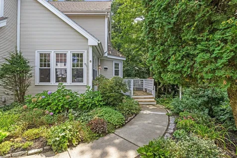 6 Larch Road South Burlington VT 05403