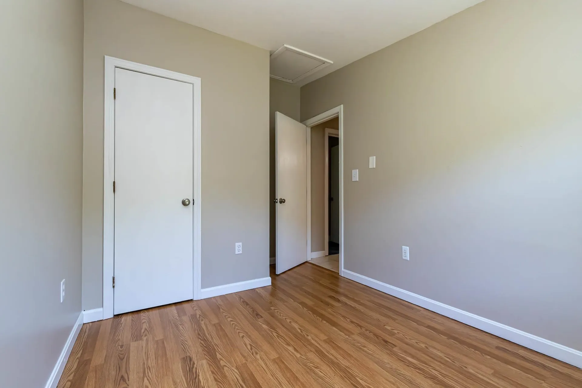 9 Gardner Circle Londonderry NH 03053