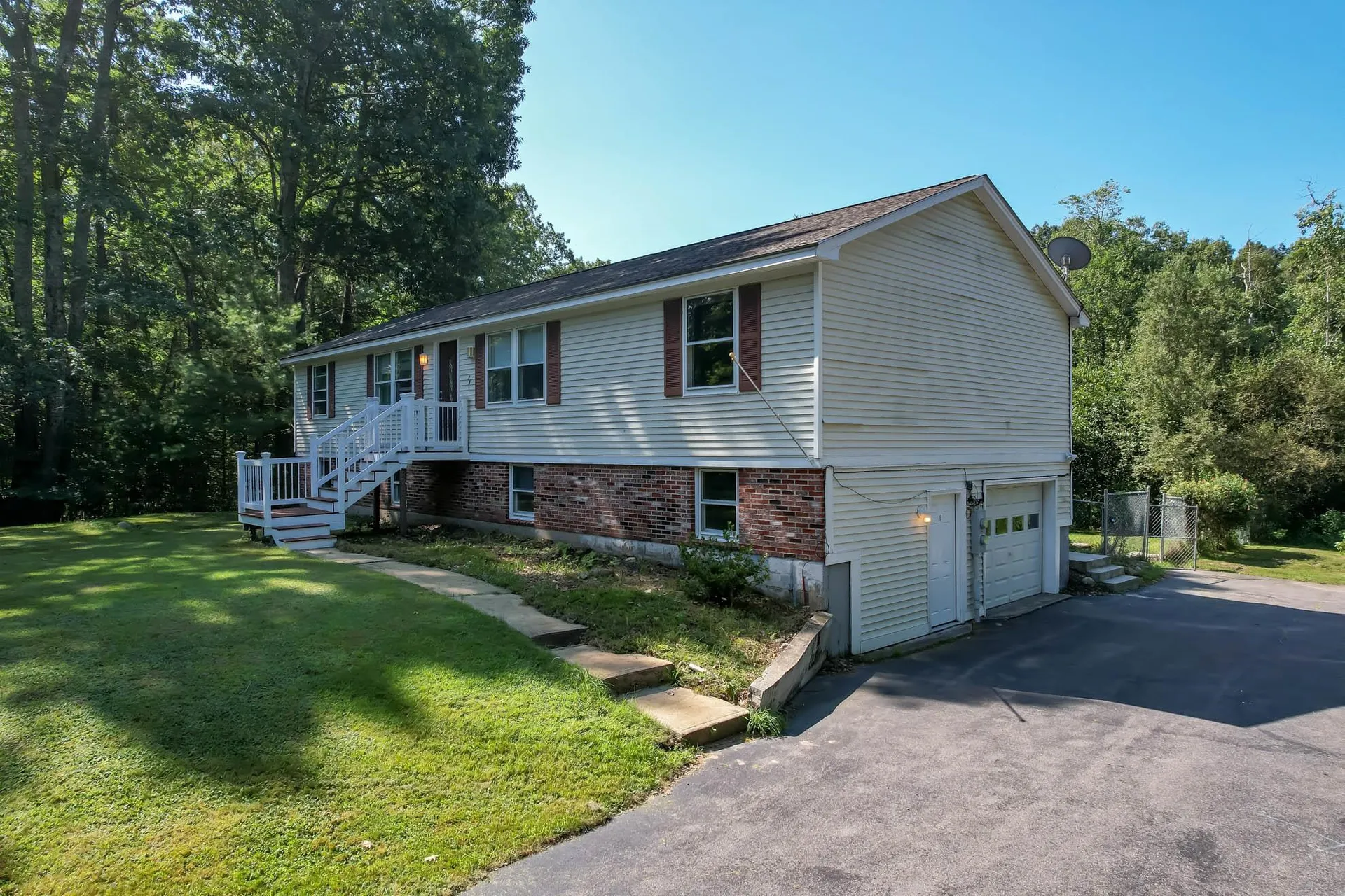 9 Gardner Circle Londonderry NH 03053