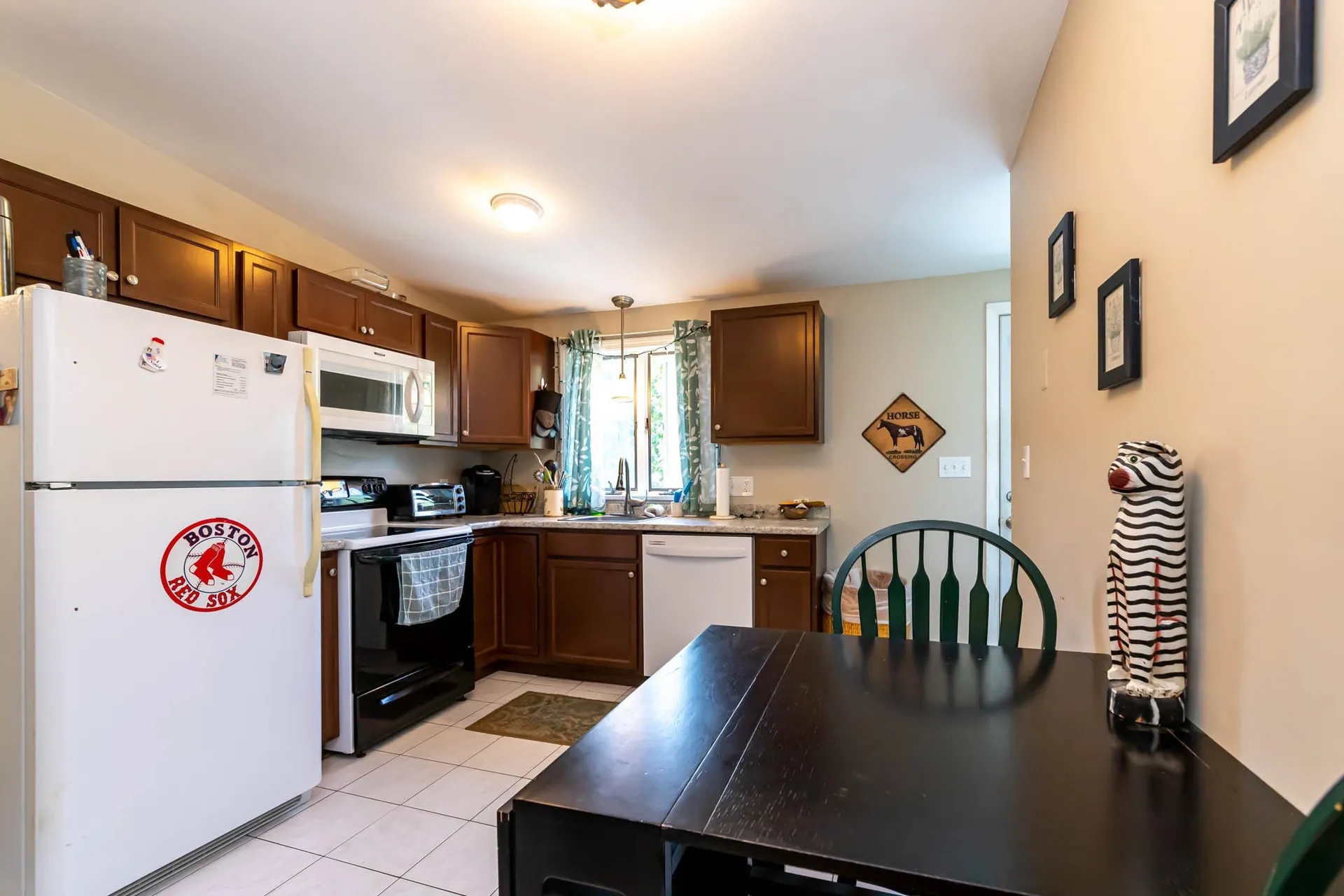 9 Gardner Circle Londonderry NH 03053