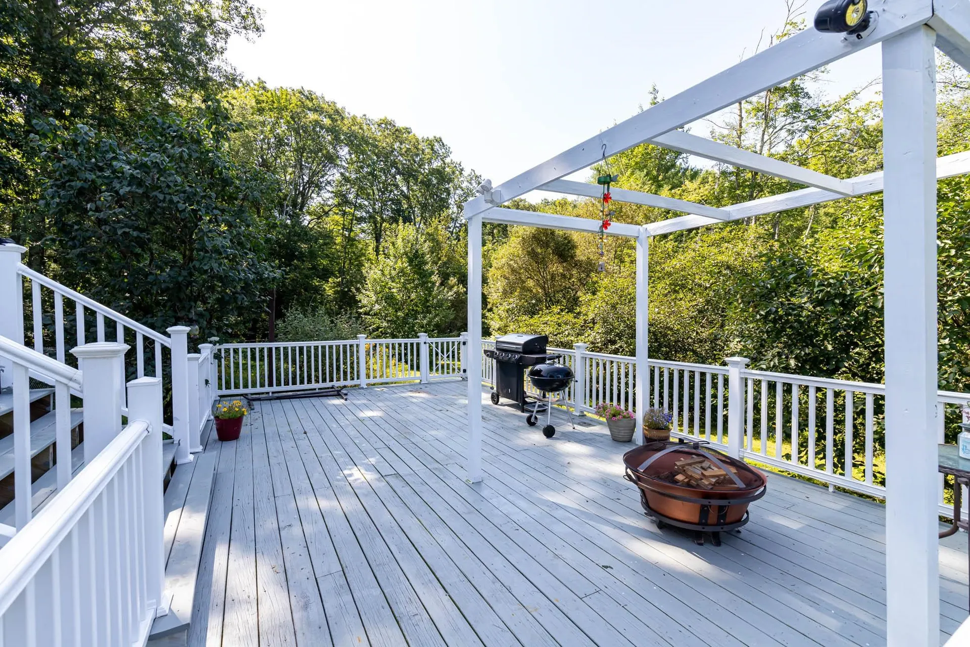 9 Gardner Circle Londonderry NH 03053
