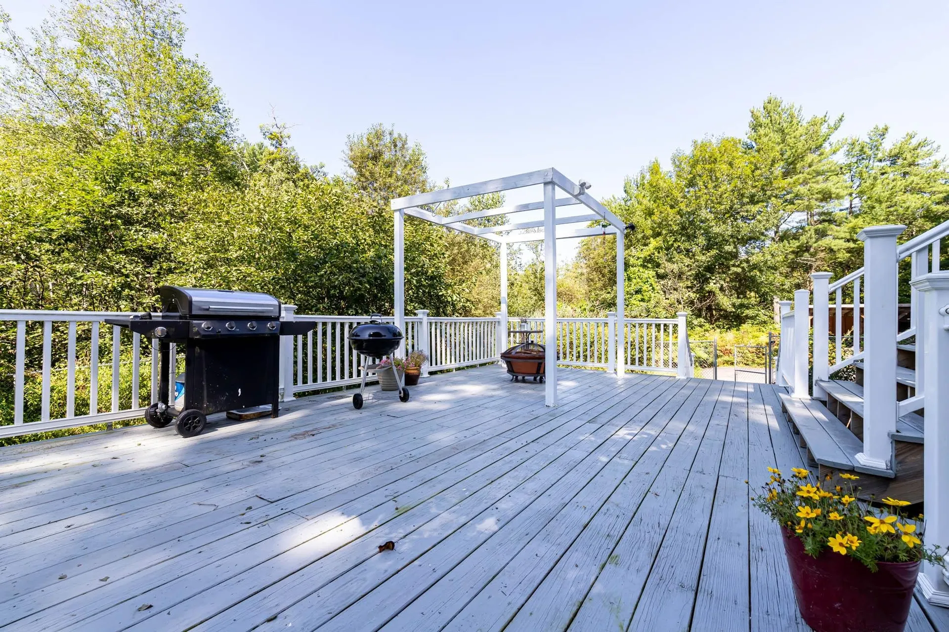 9 Gardner Circle Londonderry NH 03053