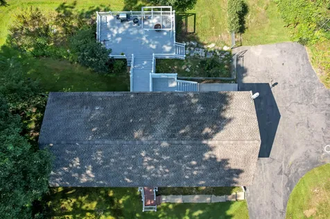 9 Gardner Circle Londonderry NH 03053