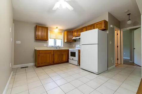 9 Gardner Circle Londonderry NH 03053