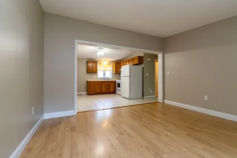9 Gardner Circle Londonderry NH 03053