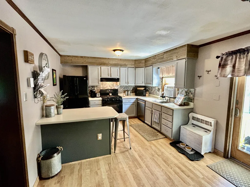 10 Stillwater Circle Rochester NH 03839