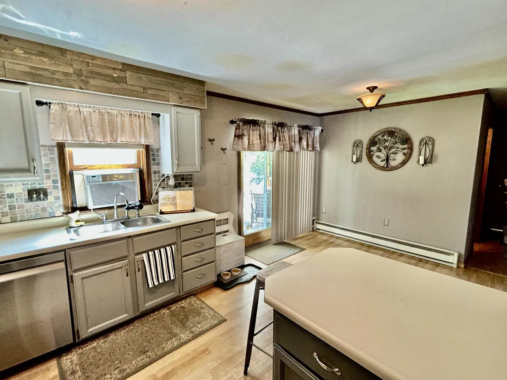 10 Stillwater Circle Rochester NH 03839