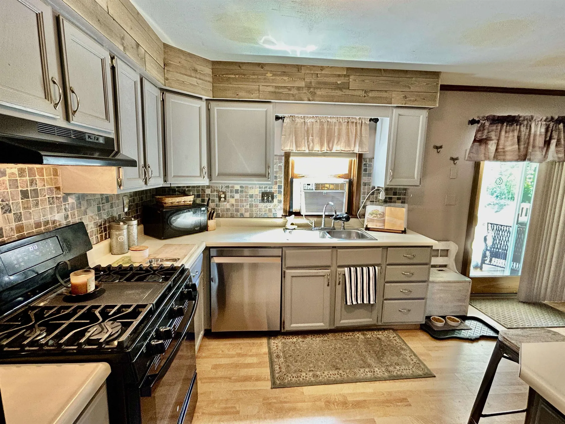 10 Stillwater Circle Rochester NH 03839