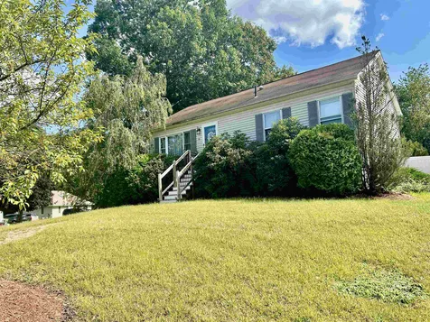 10 Stillwater Circle Rochester NH 03839