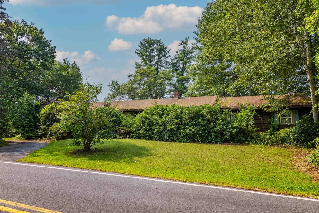 21 Spur Road Dover NH 03820
