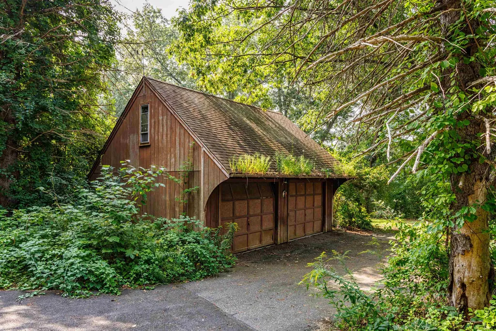 21 Spur Road Dover NH 03820