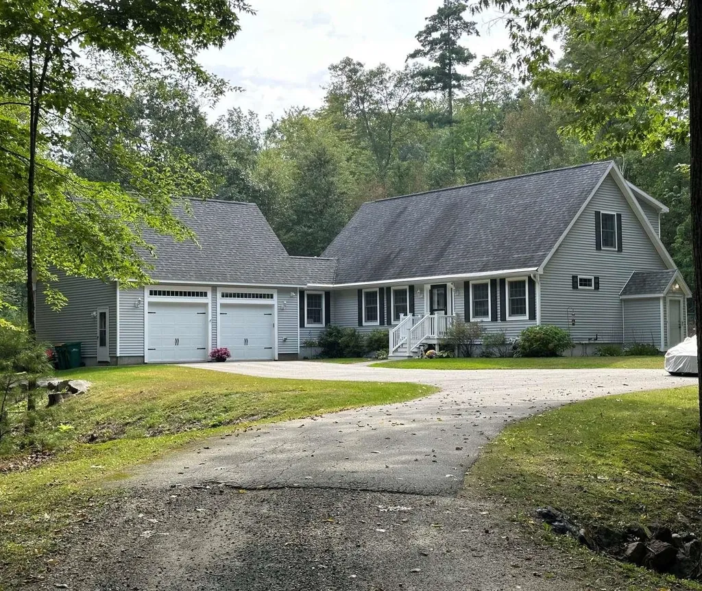 4 Amanda Street Rochester NH 03867