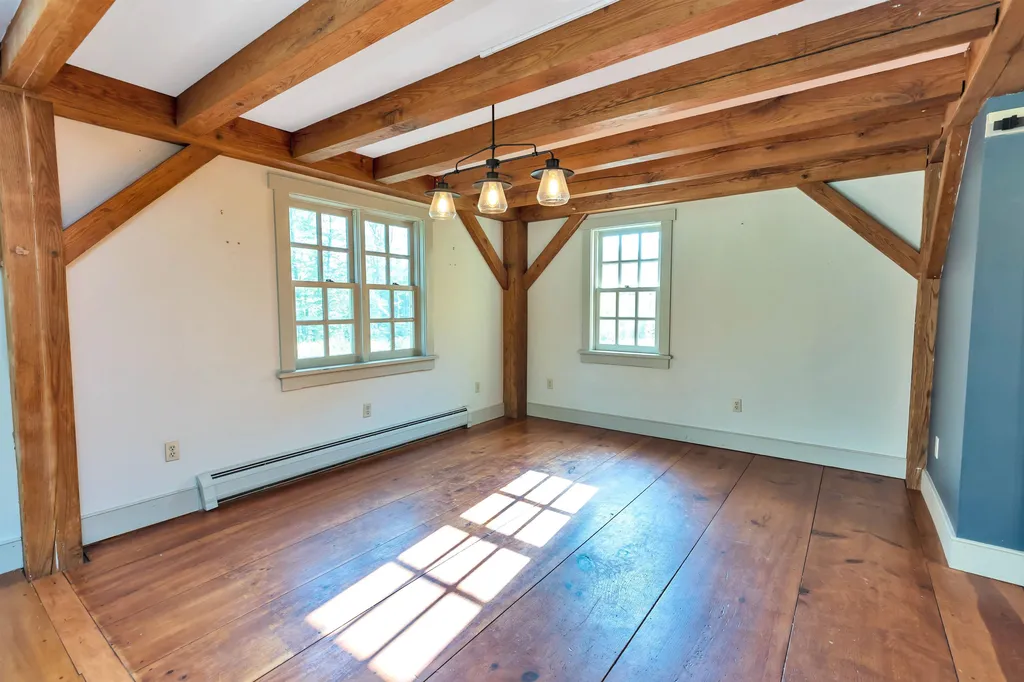 91 Dooe Road Dublin NH 03444