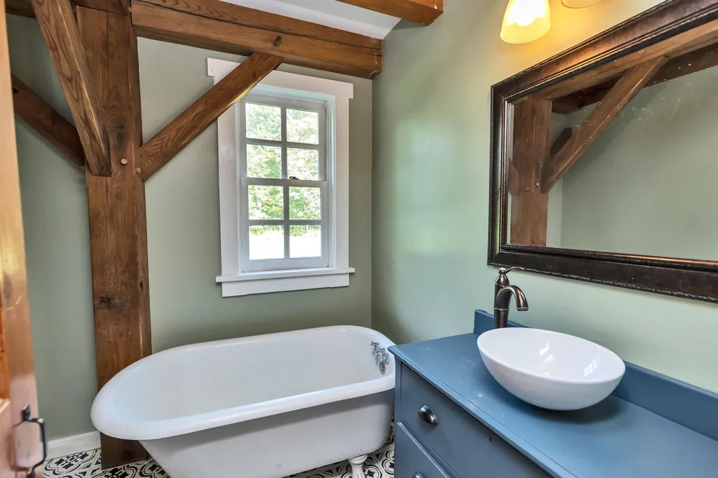 91 Dooe Road Dublin NH 03444