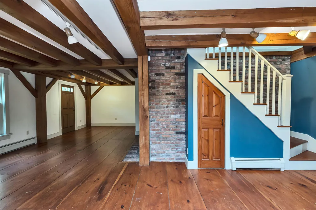 91 Dooe Road Dublin NH 03444