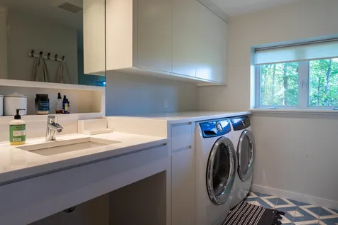 47 Cutts Island Lane Kittery ME 03905