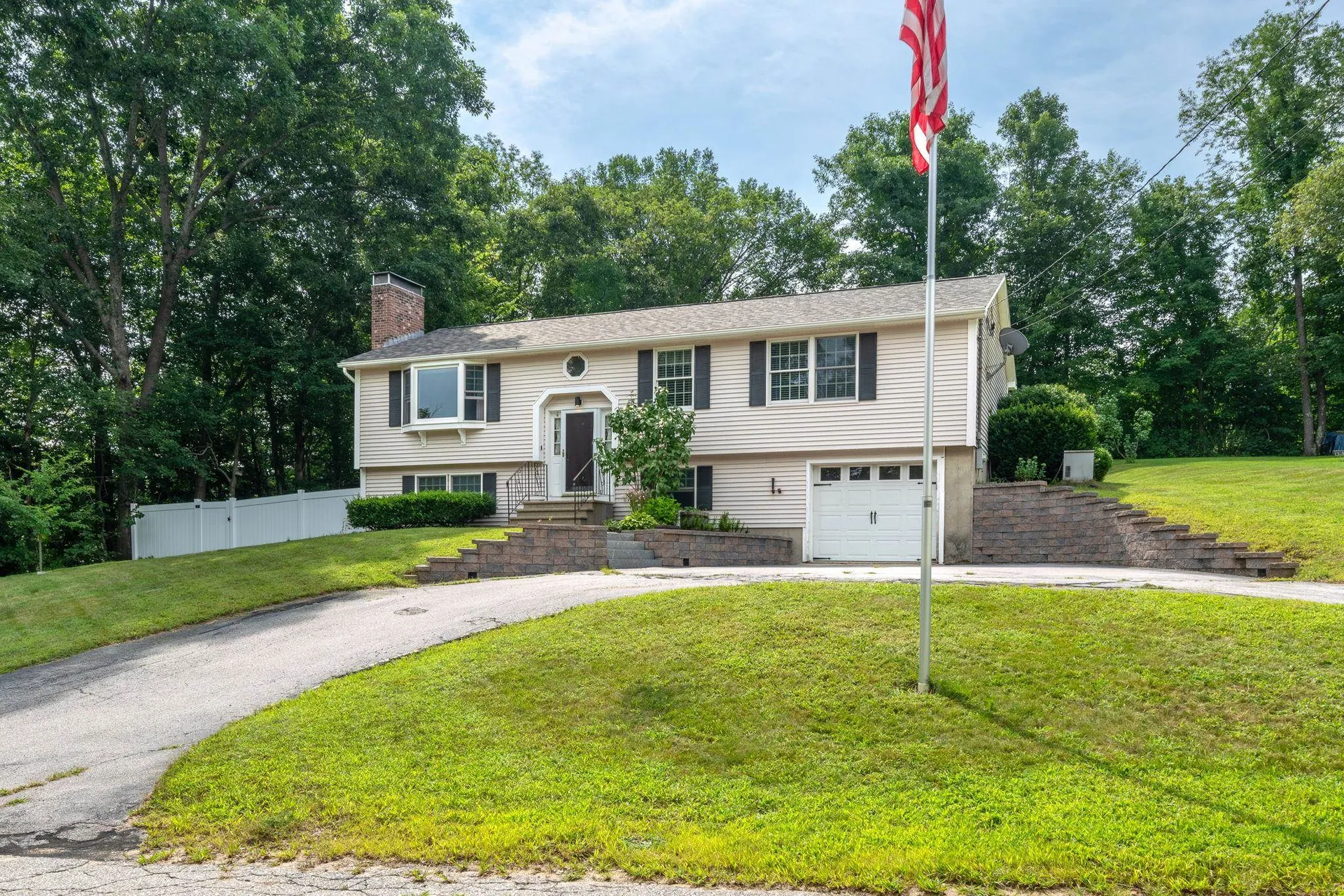 23 Bartlett Street Allenstown NH 03275