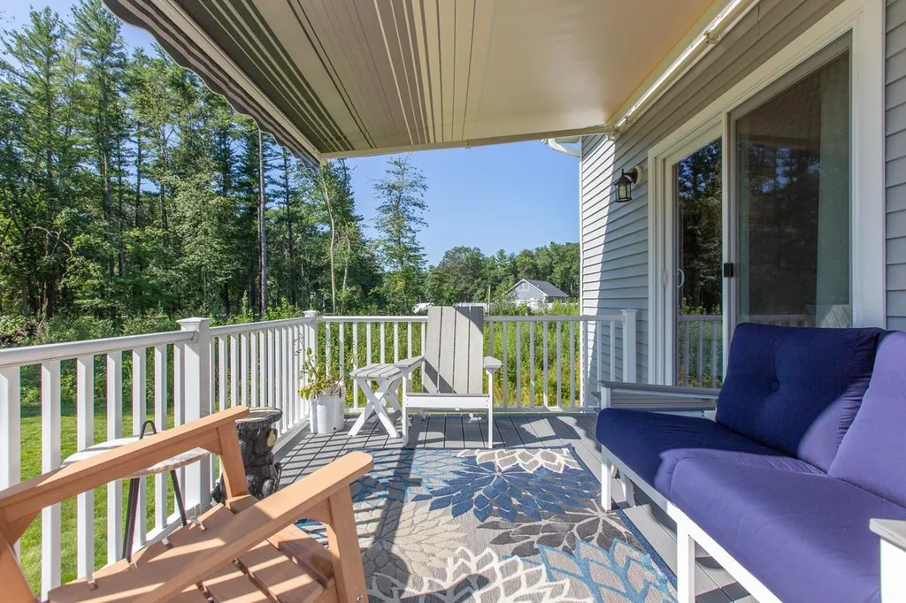 16 Redwood Road Pelham NH 03076