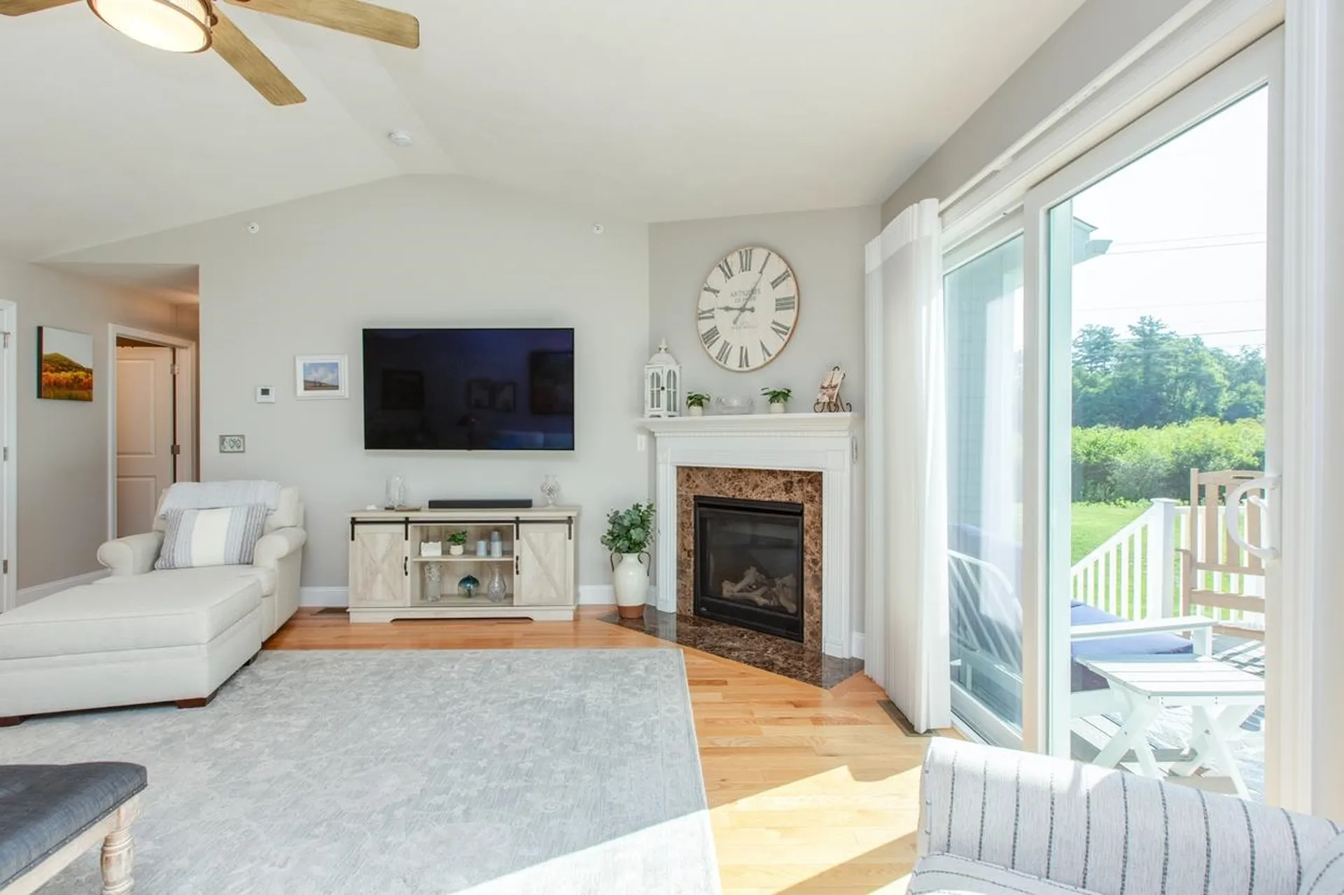16 Redwood Road Pelham NH 03076