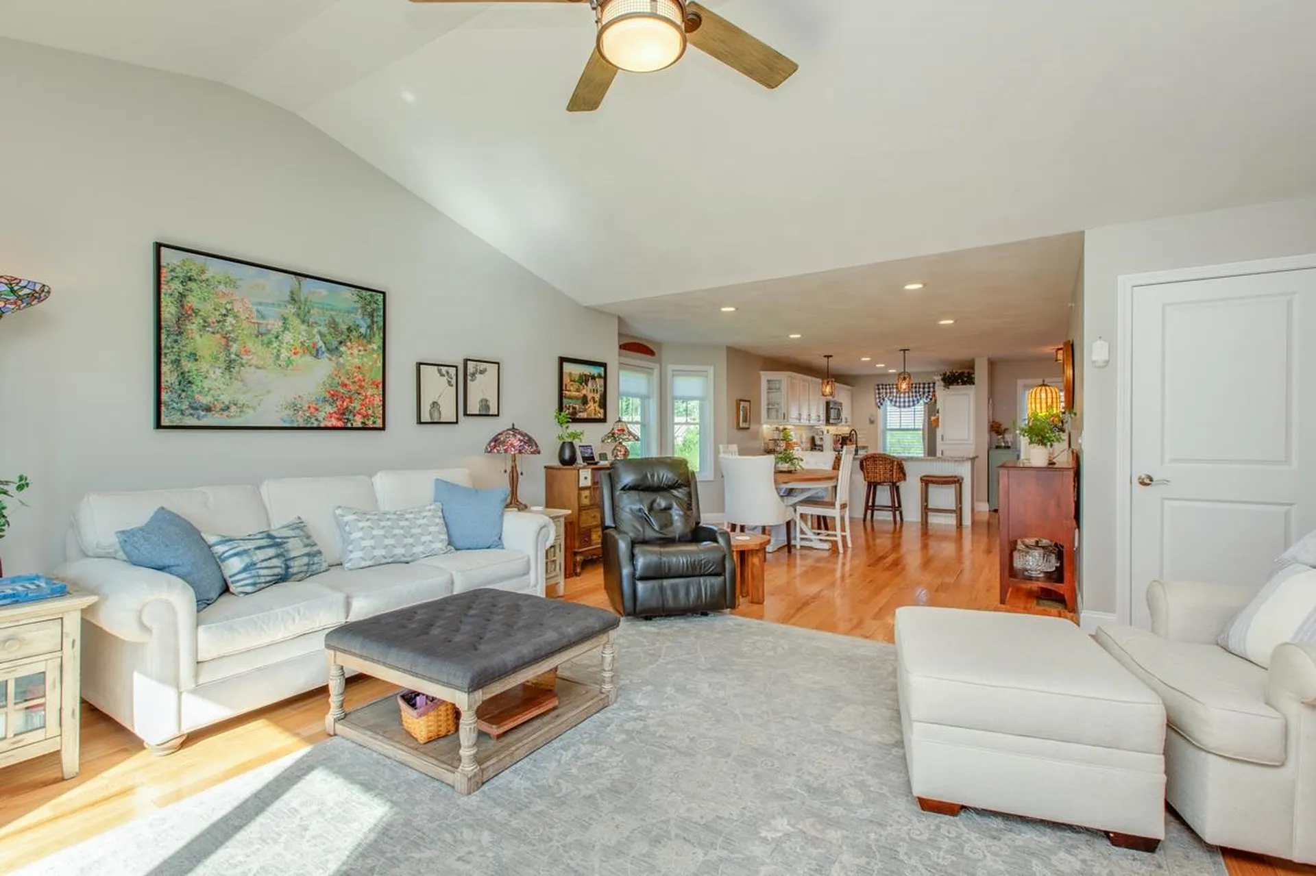 16 Redwood Road Pelham NH 03076