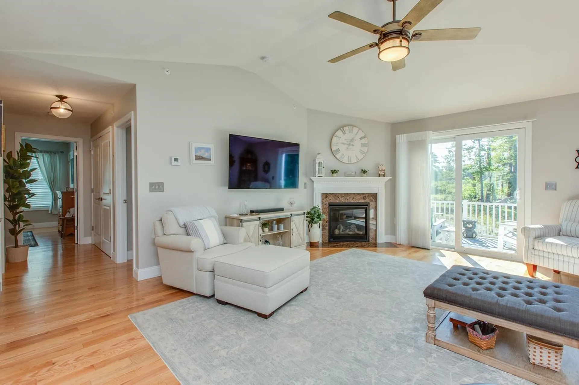 16 Redwood Road Pelham NH 03076