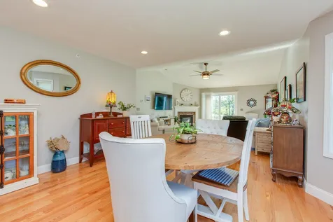 16 Redwood Road Pelham NH 03076
