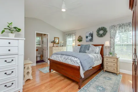 16 Redwood Road Pelham NH 03076
