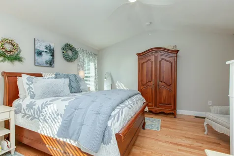 16 Redwood Road Pelham NH 03076
