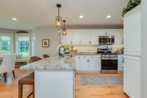 16 Redwood Road Pelham NH 03076
