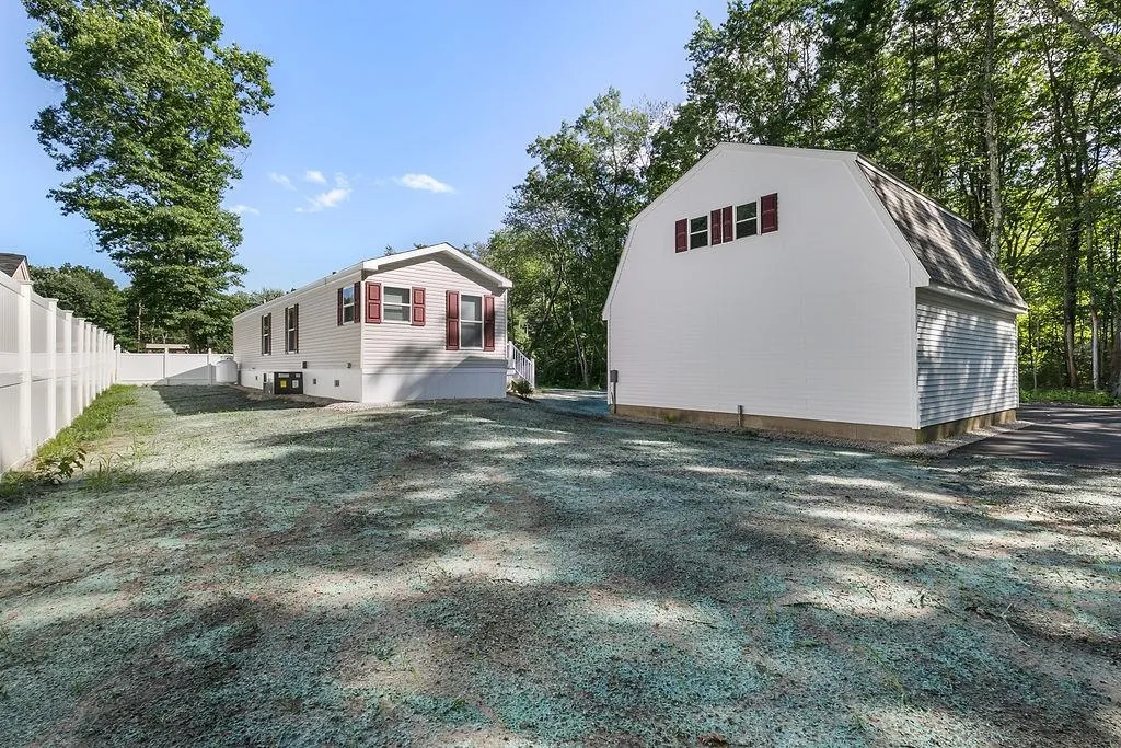 151A Millville Street Salem NH 03079