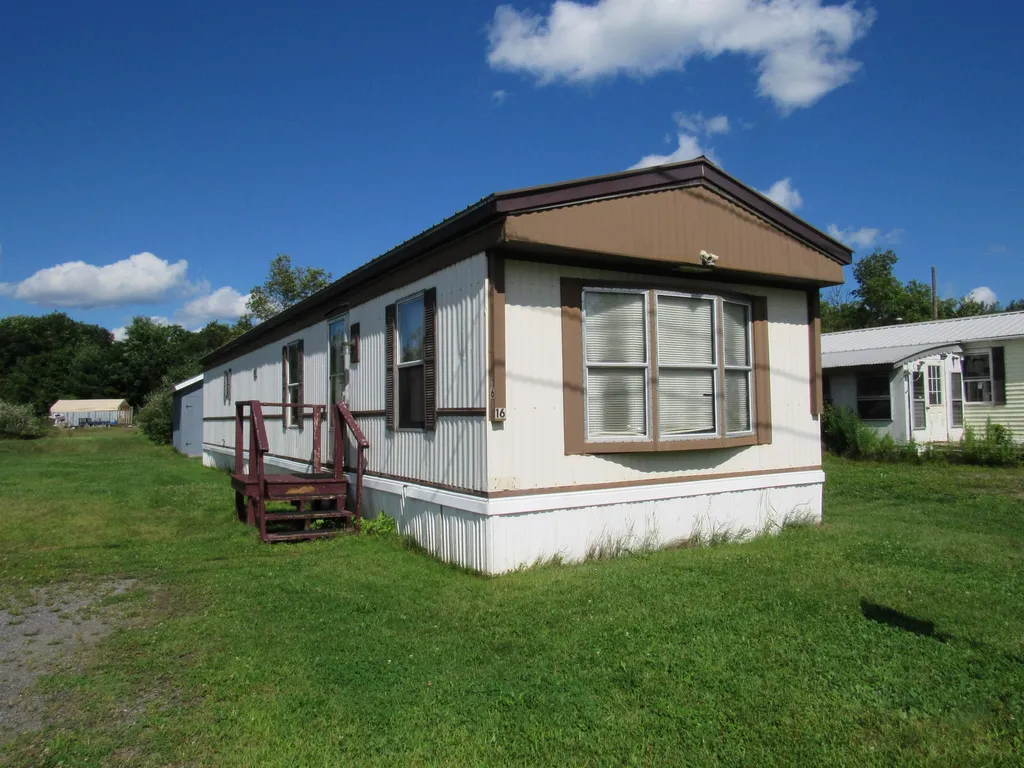16 Upham Place Claremont NH 03743