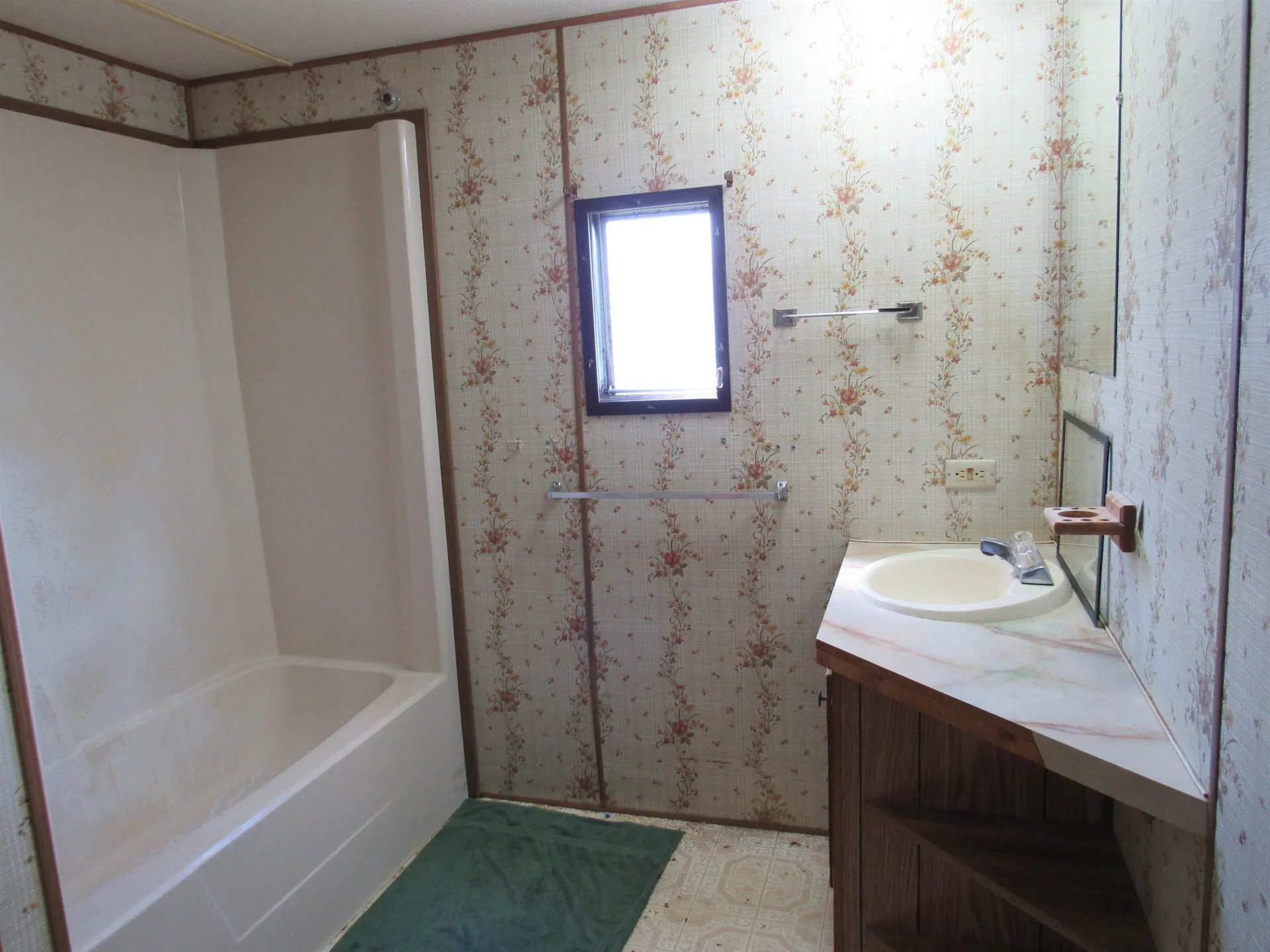 16 Upham Place Claremont NH 03743