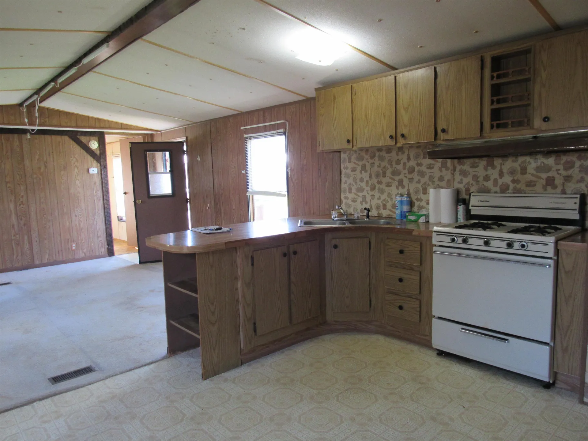 16 Upham Place Claremont NH 03743