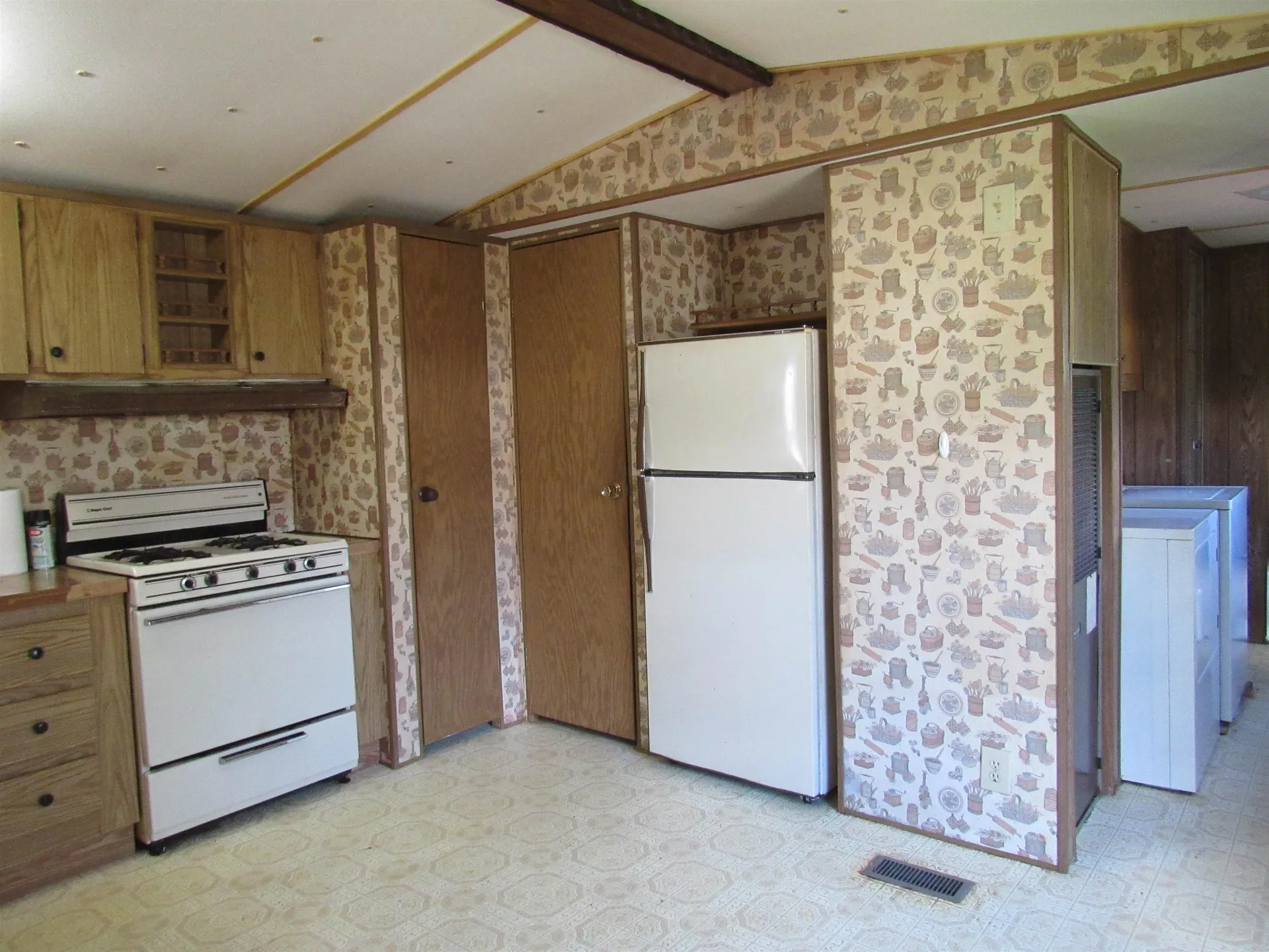16 Upham Place Claremont NH 03743