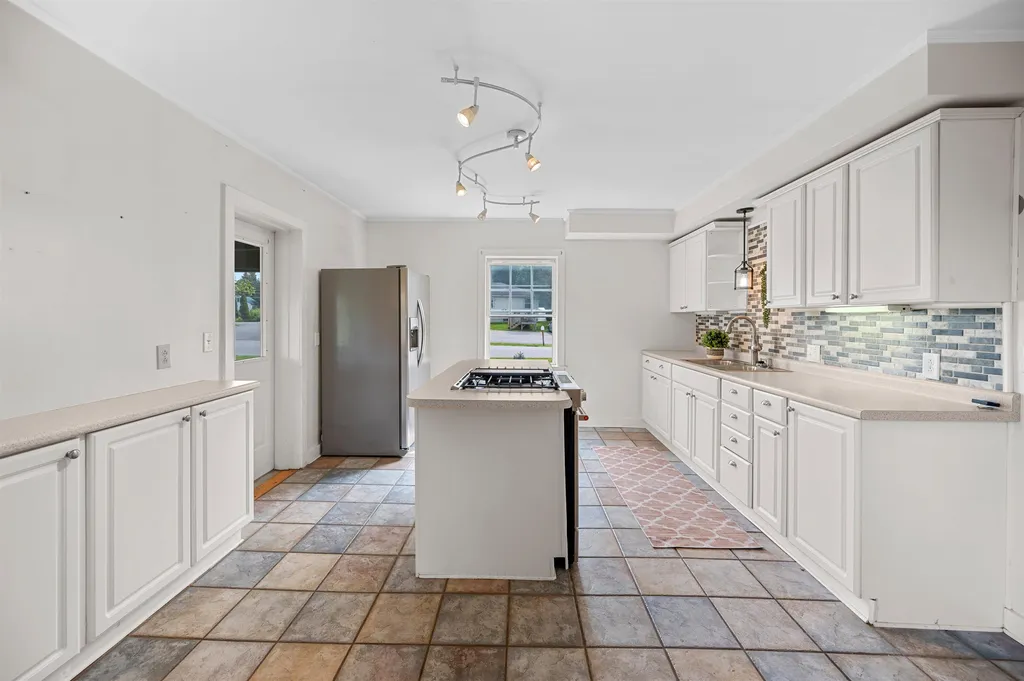 28 River Cove Road Williston VT 05495