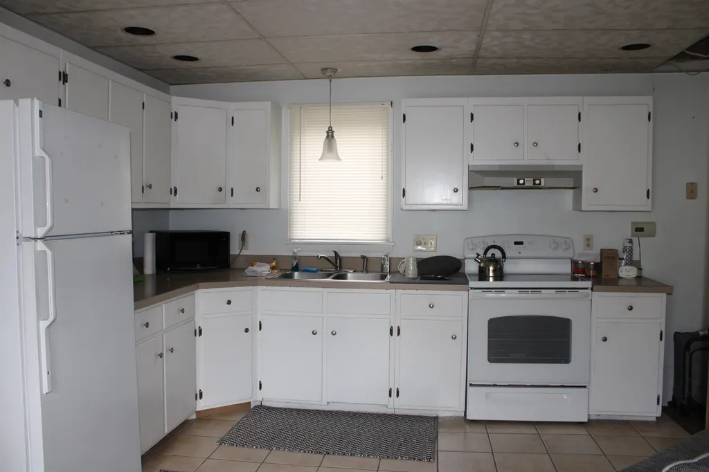 20 Pleasant Street Milford NH 03055