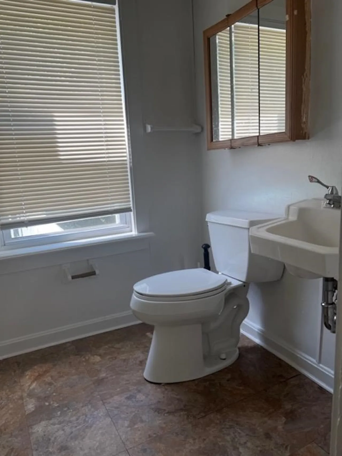 614 Chester Road Auburn NH 03032