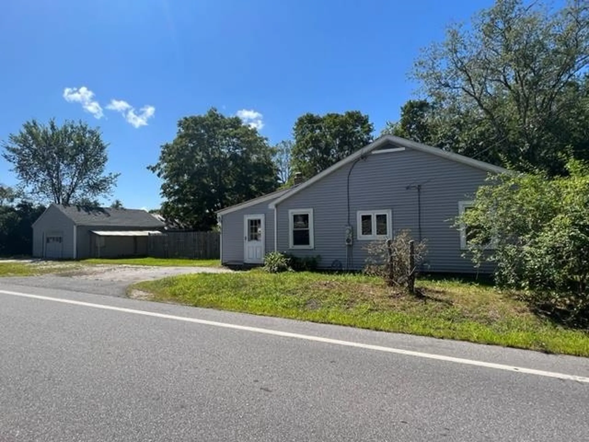 614 Chester Road Auburn NH 03032