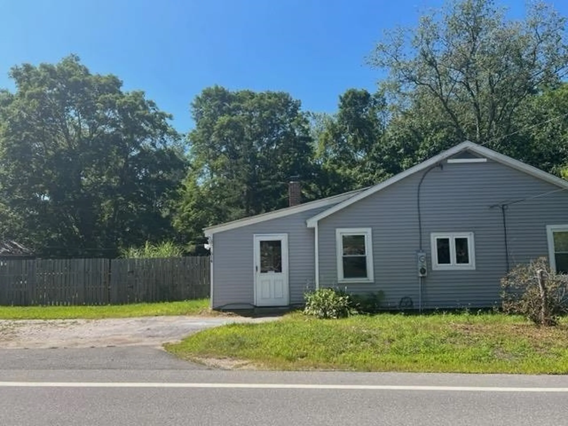 614 Chester Road Auburn NH 03032