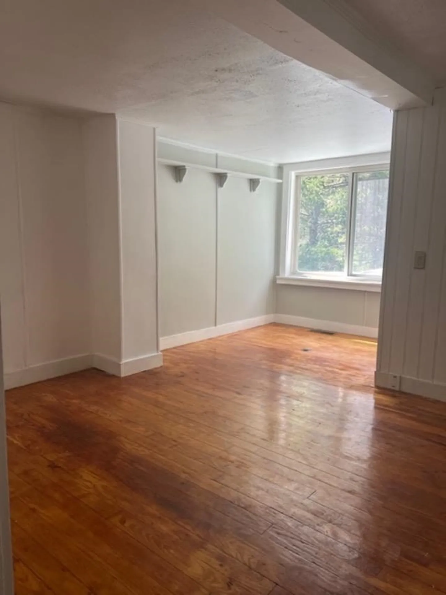 614 Chester Road Auburn NH 03032
