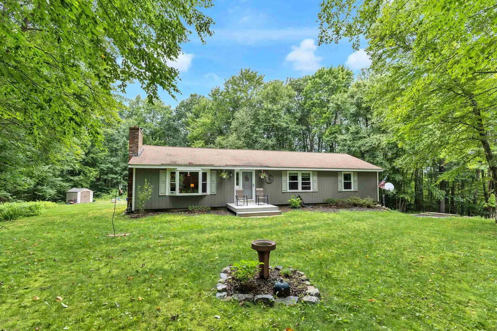 9 Potanipo Hill Road Brookline NH 03033