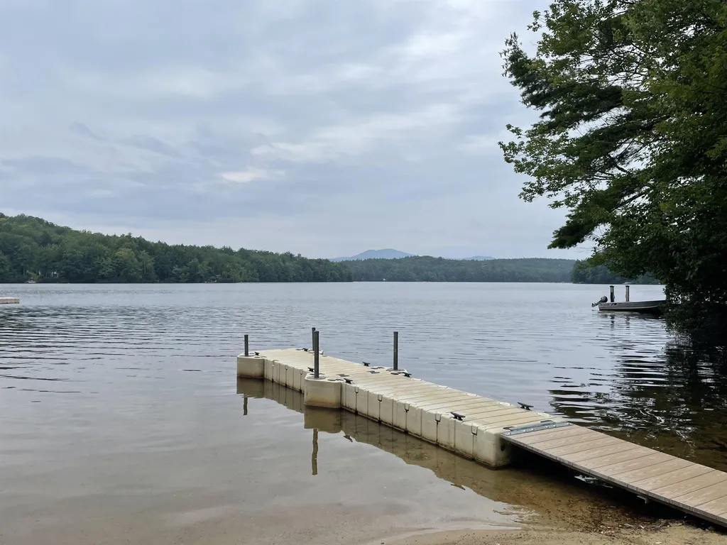 2 Bishops Gate Road Wolfeboro NH 03894