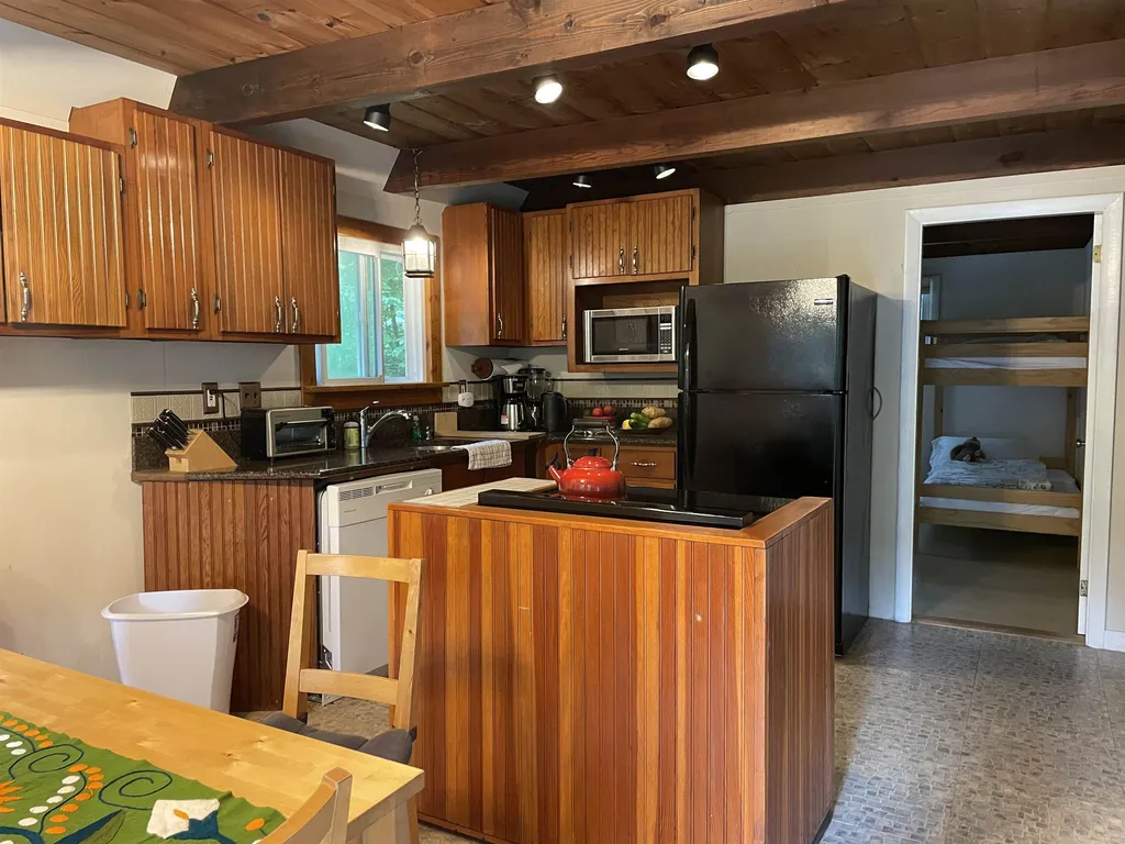 2 Bishops Gate Road Wolfeboro NH 03894