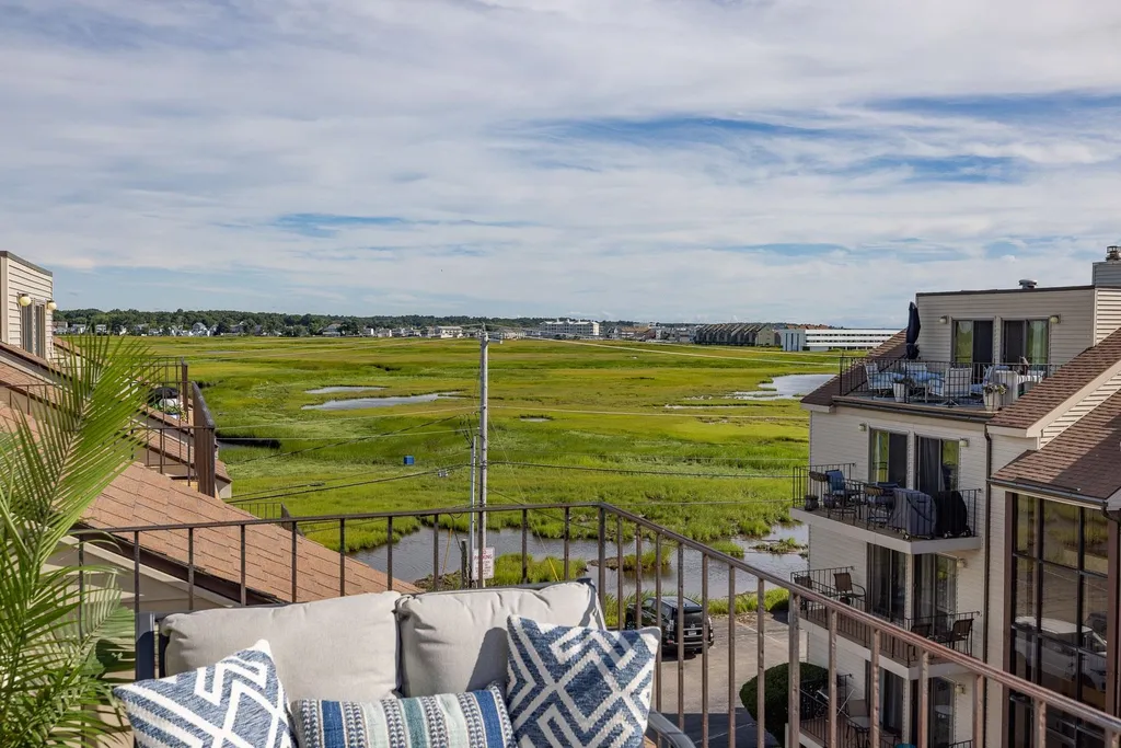 461 Ocean Boulevard Hampton NH 03842